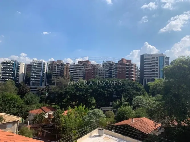 Casa em condominio no Morumbi!!