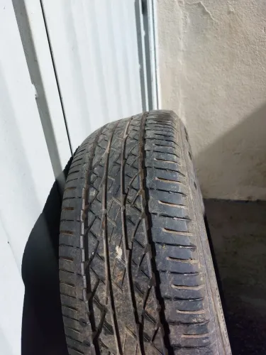 Pneus Bridgestone 225/65r17 e roda completa p/ carrinho 4 rodas 