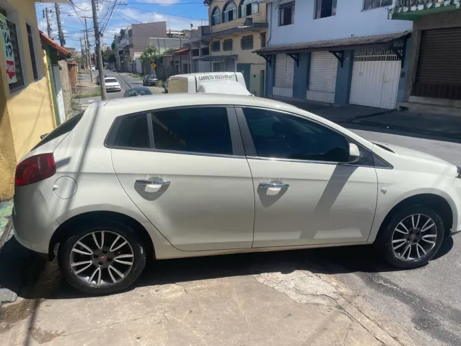 Fiat Bravo Essence 1.8 Flex 16V 5P 2014