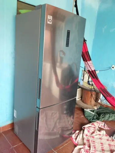 Vende-se Geladeira Semi nova barata pra ir logo