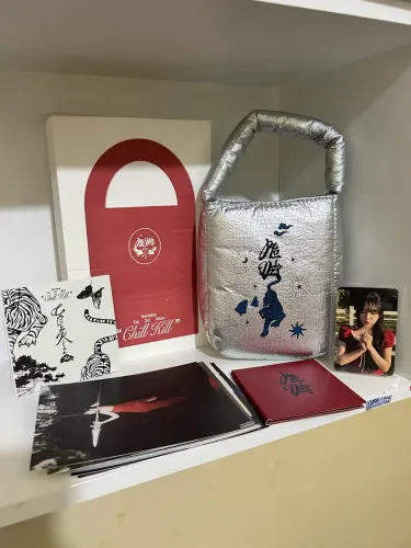 Red Velvet Chill Kill Album Bag Elements Ver.