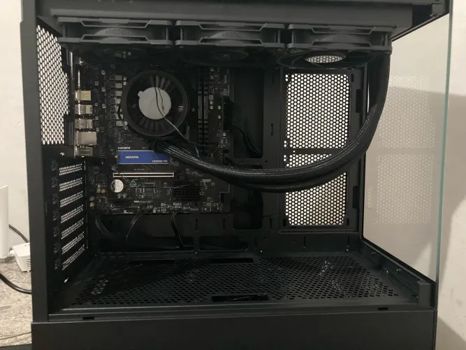 Oportunidade PC Gamer AM5 - Ryzen 7 7800X3D + 16GB DDR5 + SSD 2TB