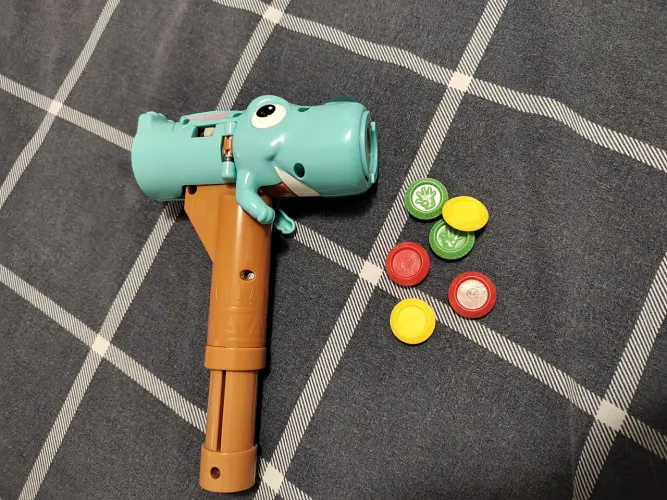 Brinquedo martelo atirador