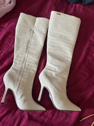 BOTA FEMININA DUMOND NOVA (NUNCA USADA)