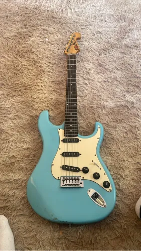 GUITARRA TAGIMA STRATOCASTER