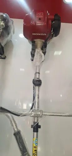 Roçadeira Honda UMK450 4 tempos