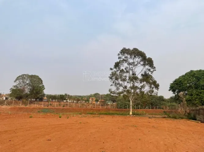 Terreno Comercial para Alugar na Vila Nossa Senhora Aparecida, Araraquara com 3000 M