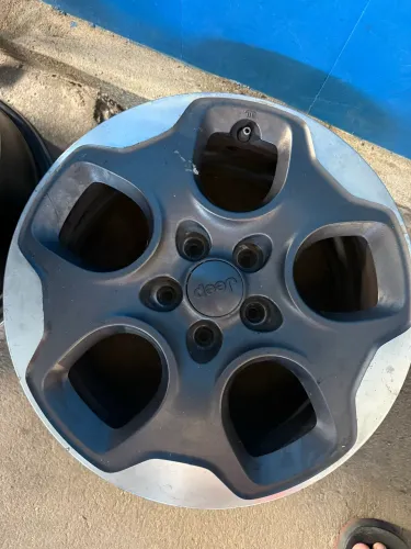 Jogo de rodas para Jeep Renegade