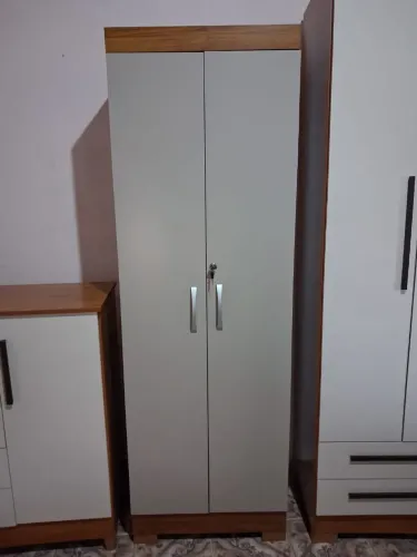 Armário multiuso 