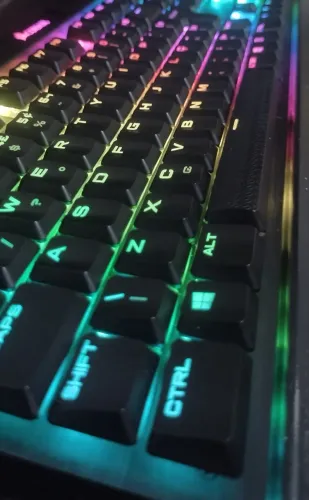 Teclado Gamer Corsair K70 RGB Mk.2 Rapidfire MX Cherry Preto