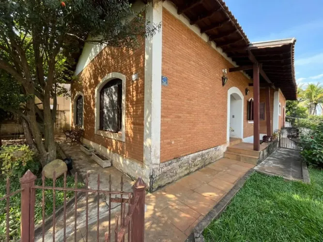 Casa com 3 dormitórios à venda, 250 m² por R$ 890.000,00 - Santo Antônio - Americana/SP