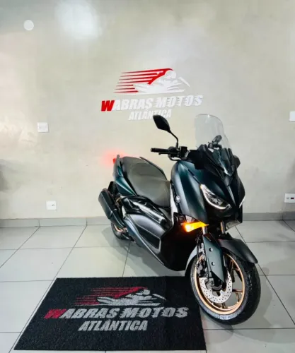 YAMAHA XMAX 250