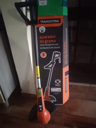 Máquina de cortar grama 