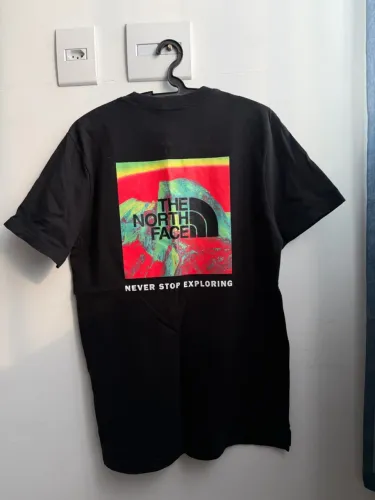 Camiseta The North Face original tamanho M / 6 camisetas por 500$