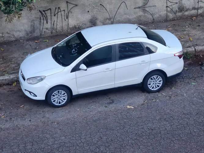 Fiat Grand Siena Attrac. 1.4 EVO F.flex 8V 2013