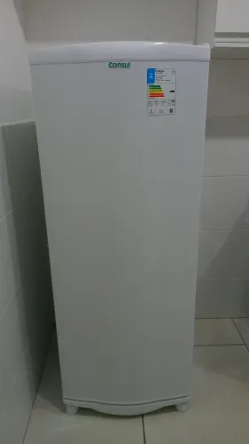 Geladeira Consul Pequena - 220V | Menos de 1 ano de uso