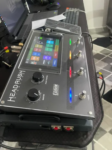 Headrush Gigboard + Proteção Acrílico