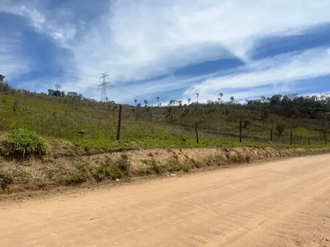 Terrenos de 600m² próximo de Terra Preta com fácil acesso a Rod.Fernão Dias. (Parcelados n