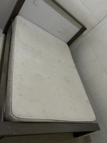 Cama de casal em mdf