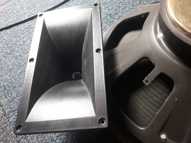 Alto falante de 15 polegadas com tweets 