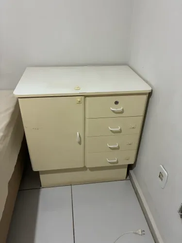 Criado com Porta e Gavetas 