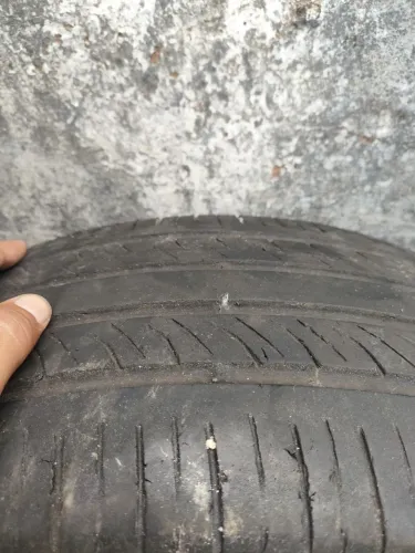 Par pneus giti 215/55-17 100 reais o dois