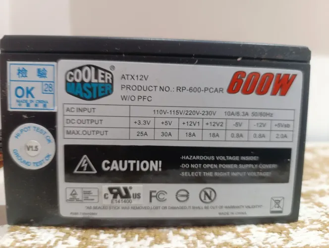 Fonte Cooler master 600wtts