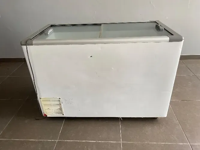 Frezer horizontal duas tampas de vidro