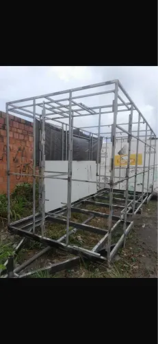 Vendo estrutura trailer 5m x2  Pronta para acabamento