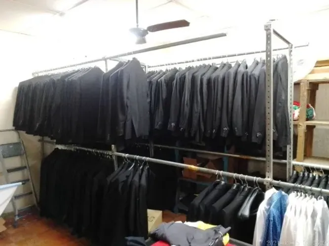 Vendo lote de paletós masculinos usados