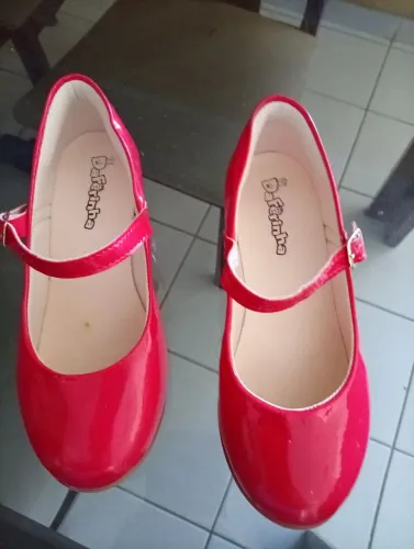 Sapato infantil vermelho 