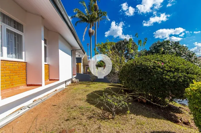 TERRENO ZR2 DE ESQUINA, COM 585M² NO UBERABA - EXCELENTE PARA CONSTRUÇÃO DE SOBRADOS