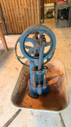 Bomba de agua de poço antiga