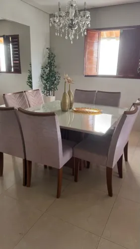 MESA DE JANTAR COM 8 CADEIRAS / ELEGANTE E SOFISTICADA