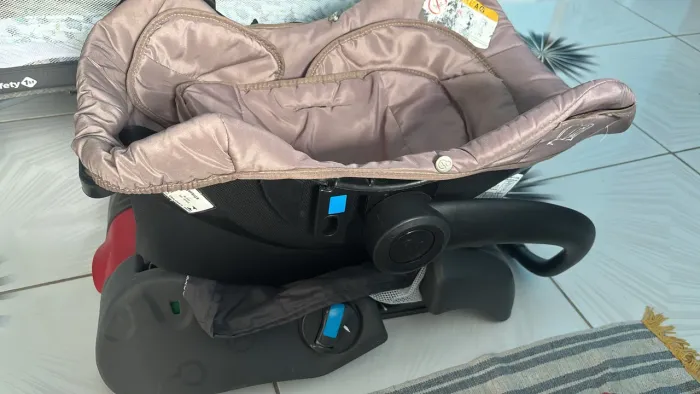 Bebê conforto e bolsa saída maternidade