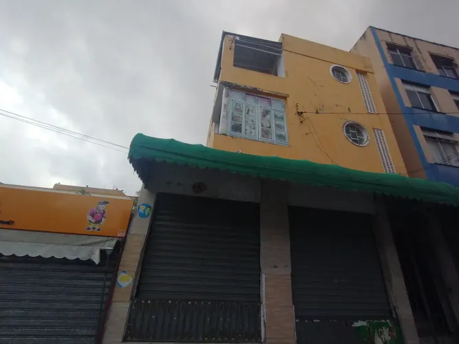 Ótima Oportunidade no Centro da Cidade-Prédio Grande