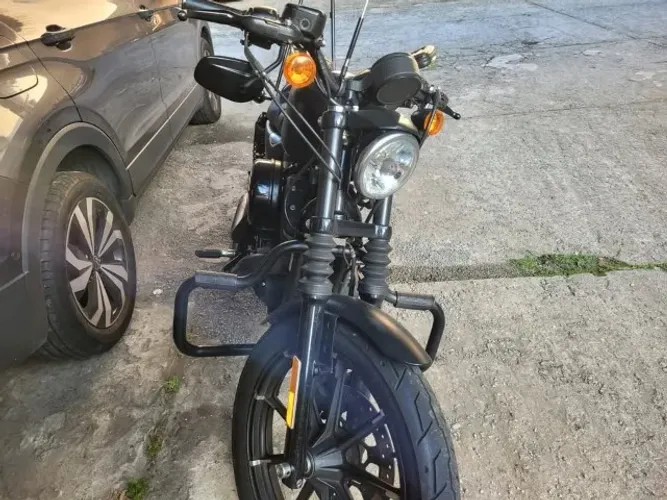 HARLEY DAVIDSON 883 Revisada, Baixa Quilometragem e IPVA Pago