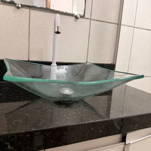 Vendo Cuba de Vidro + torneira cascata + brinde