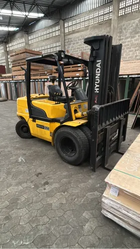 Empilhadeira Hyundai 4,5 ton