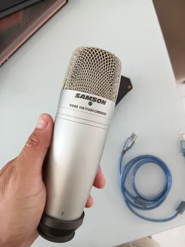 Microfone condensador profissional