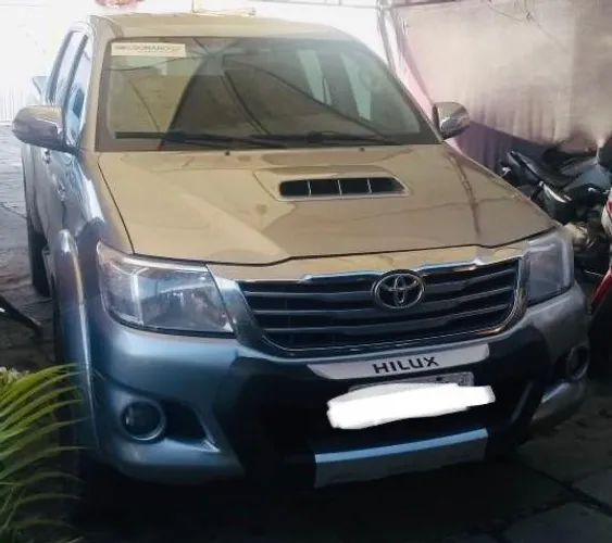 Toyota Hilux CD Limited 4X4 3.0 TDI Diesel Aut. 2015