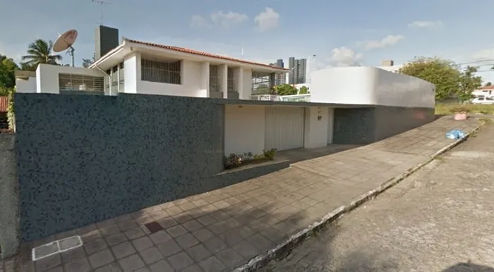 Casa beira de pista Br 230 próximo ao hospital de Trauma