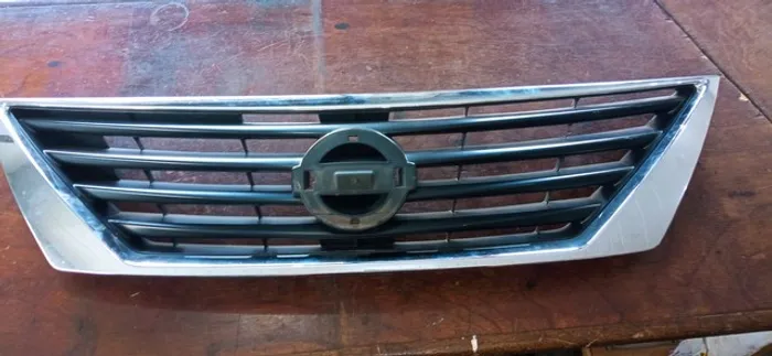 Grade Nissan versa 2011 2012 2013 2014 