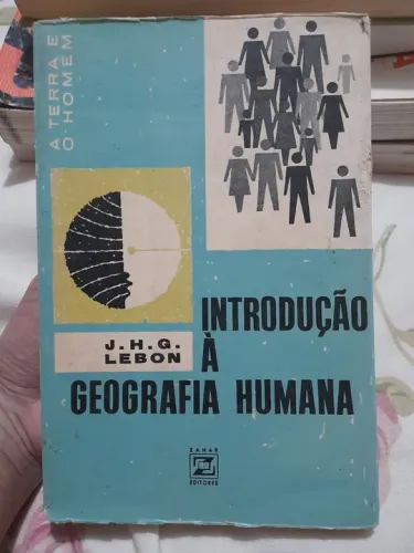 Livros de geografia antigos