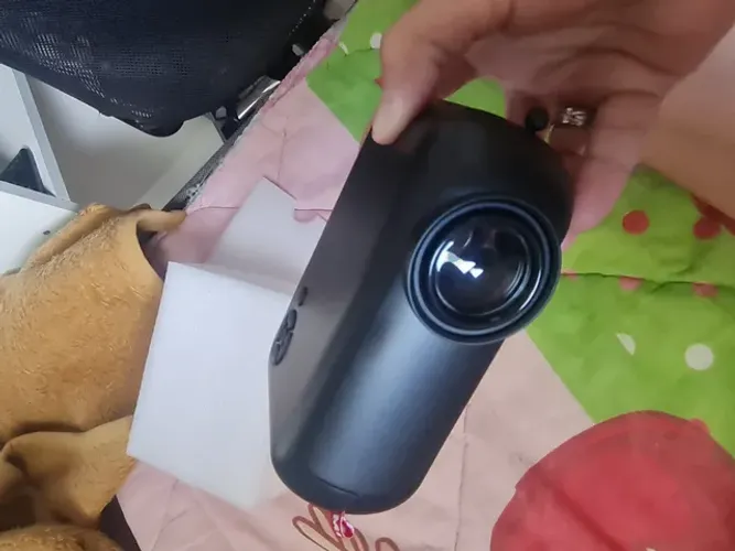 Mini projetor usado apenas 3 vezes