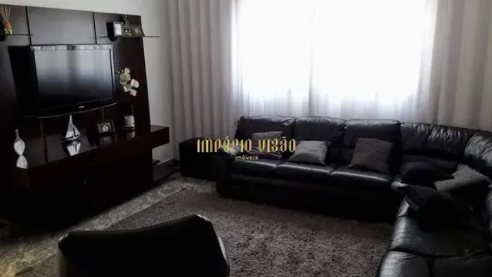 Sobrado com 4 quartos para aluguel no bairro Vila Correa - Ferraz de Vasconcelos-SP.