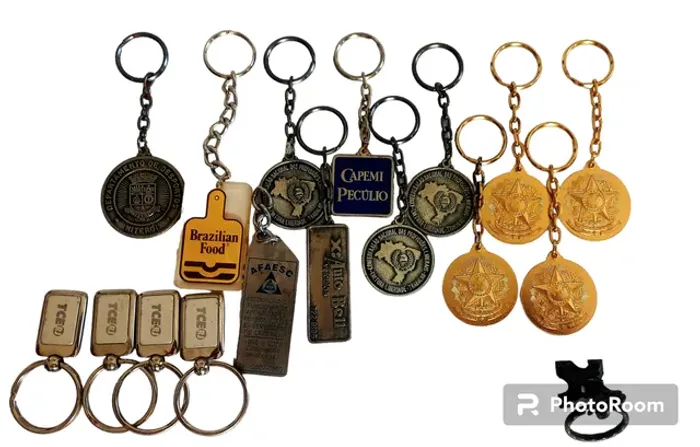 Lote de 17 chaveiros antigos