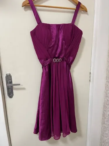 Vestido de Seda Roxo com Detalhe de Strass