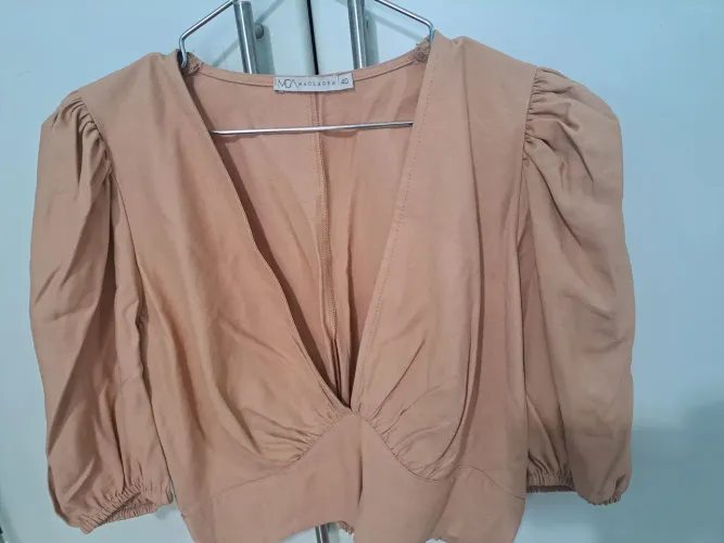 Blusa de Alça com Decote V - Maclagen