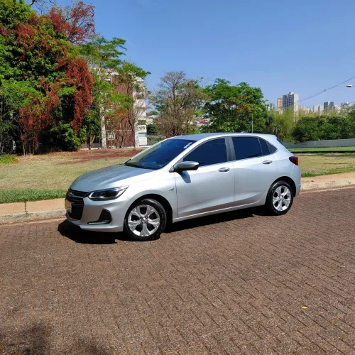 ONIX PREMIER TURBO 1.0 FLEX AUTOMATICA COMPLETO START STOP CÂMERA RÉ COURO ANO 2022